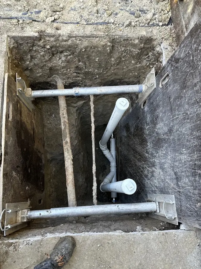 Experienced plumber completing Drain Cleaning work in Baldwinsville